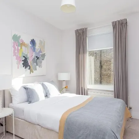 Newly Renovated Large 4/5 Bedroom Victorian Terrace House With Garden. London Exterior photo