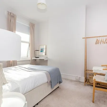 Newly Renovated Large 4/5 Bedroom Victorian Terrace House With Garden. London Exterior photo